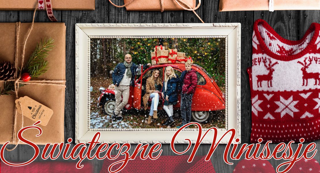 rodzina na tle czerwonego auta, w świątecznym nastroju